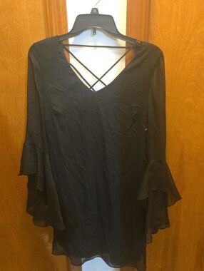 Women’s Black V‑Neck Crisscross Bell Sleeve Dress